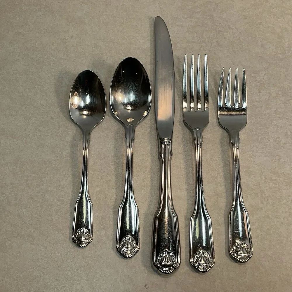 Oneida CLASSIC SHELL Stainless Flatware Silverware 5pc Place Setting